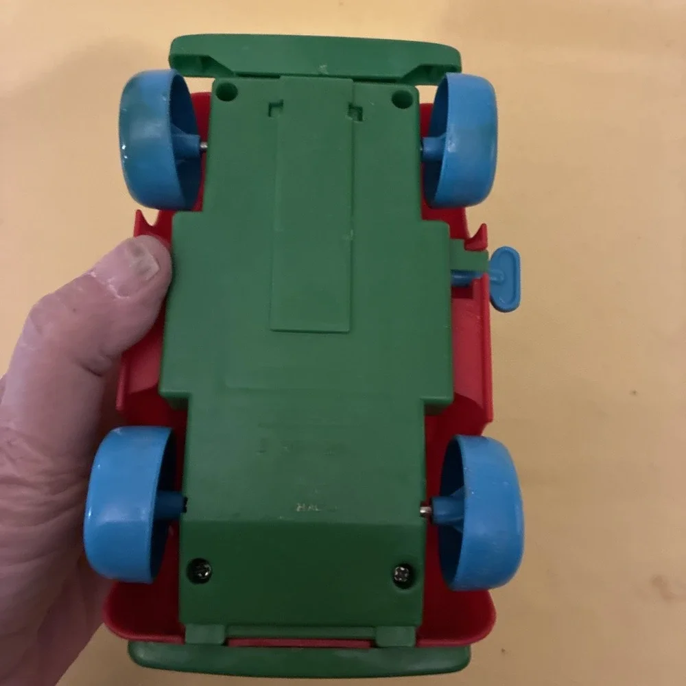 Vintage ILLCO Sesame Street Wind-Up Car with Big Bird, Oscar and Ernie Car